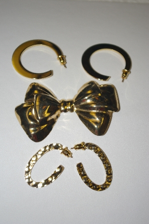 + MBA #S4-183  "Lot Of (1) Pin  & (2) Paris Of Pierced Earrings