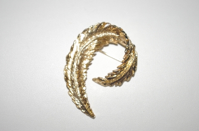 +MBA #S4-292  Gold Plated Leaf Pin