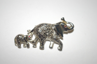 **Silver Tone Elephant Pin