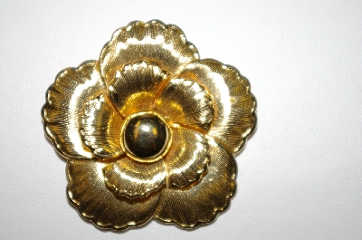 +MBA #25-465  Vintage Gold Tone Flower Clip