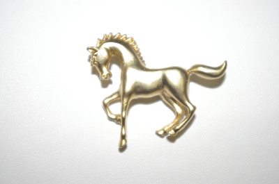 **MBA #S4-338  Vintage Gold Plated Horse Pin