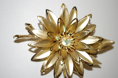 +MBA #25-775  Vintage Large Gold Plated Flower Brooch