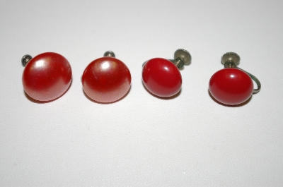 +MBA #25-698  2 Pairs Vintage Red Glass Screw Back Earrings