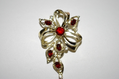 +MBA #25-650  Vintage Silver Tone Red Rhinestone Pin