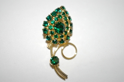 +MBA #25-809  Vintage Gold Tone Green Rhinestone Pin