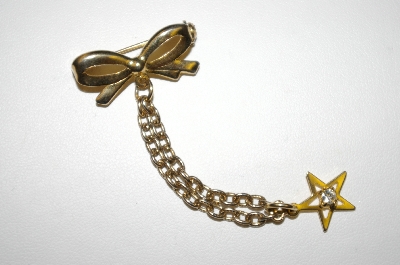 +MBA #25-227  Vintage Goldtone Bow & Star Pin