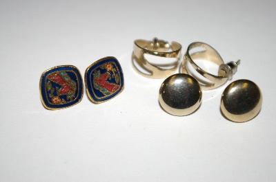 +MBA #25-271  Vintage (3) Pairs Of Pierced Earrings