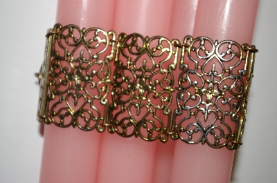 +MBA #25-217  Vintage Gold Tone Metal Bracelet