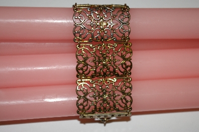 +MBA #25-217  Vintage Gold Tone Metal Bracelet