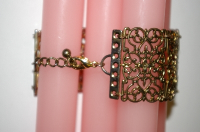 +MBA #25-217  Vintage Gold Tone Metal Bracelet