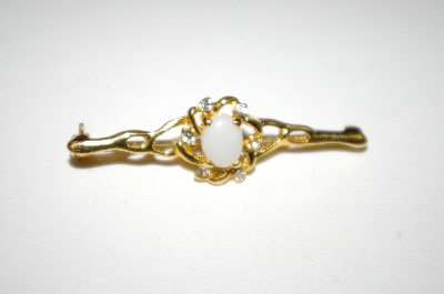 +MBA #25-233  Vintage Gold Tone White Stone Pin