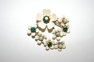 +MBA #25-211  Vintage White Enameled Flower Pin