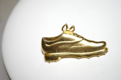 +MBA #25-426  "Vintage "JJ" Gold Tone Shoe Pin