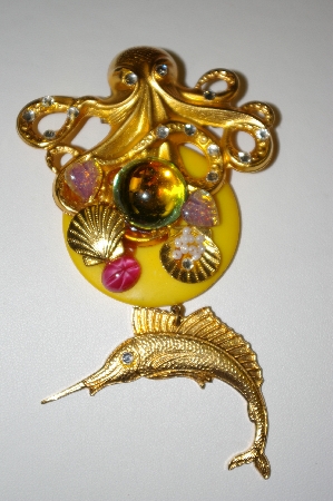 +MBA #25-411   Vintage Gold Tone "Sea Life" Pin