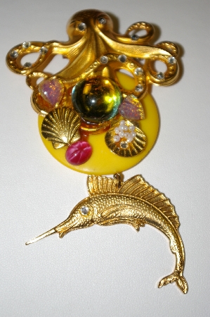 +MBA #25-411   Vintage Gold Tone "Sea Life" Pin