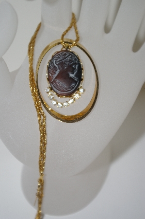 +MBA #6-1111   Vintage Gold Tone Cameo Pendant With 16" Chain