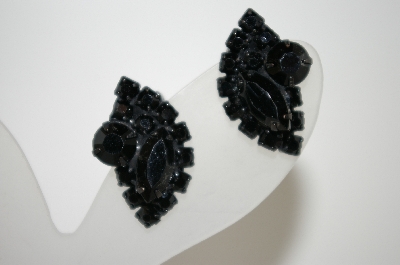 +MBA #6-1212   Vintage Black Glass Clip On Earrings