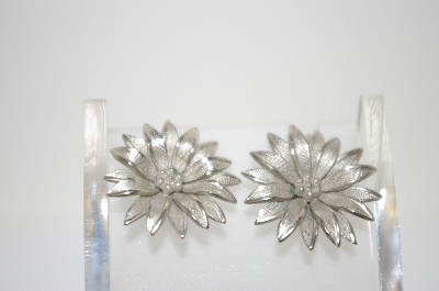 +MBA #6-0996   Giovanni Silver Tone Flower Clip On Earrings