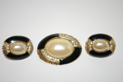 +MBA #6-1091   Vintage Faux Pearl Pin & Earring Set