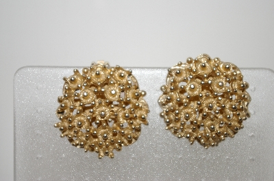 +MBA #6-1009 Vintage Large Gold Plated Clip On Earrings