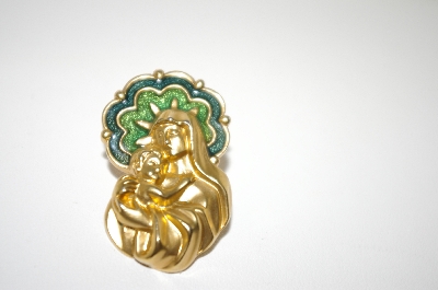 +MBA #6-0980   Avon Gold Tone Enameled Pin