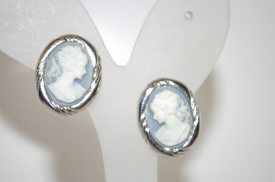 +MBA #6-0967   Vintage Silver Tone Blue & White Cameo Clip On Earrings