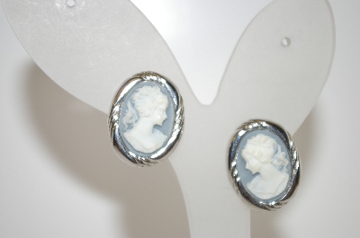 +MBA #6-0967   Vintage Silver Tone Blue & White Cameo Clip On Earrings
