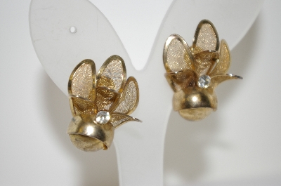 +MBA #6-1031   Vintage Gold Tone Clip On Earrings