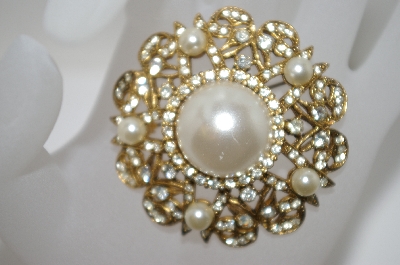 +MBA #6-1191  Vintage Faux Pearl & Rhinestone Pin