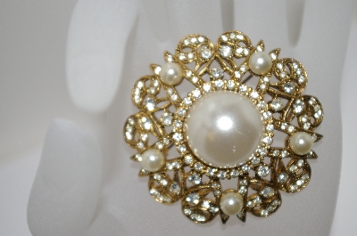 +MBA #6-1191  Vintage Faux Pearl & Rhinestone Pin