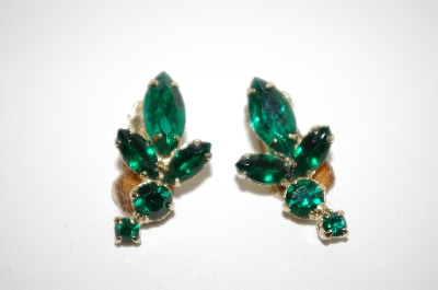 +MBA #6-1228  Vintage Gold Tone Green Rhinestone Earrings