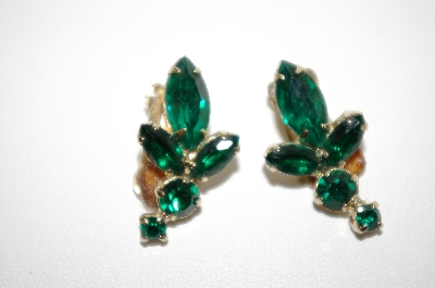 +MBA #6-1228  Vintage Gold Tone Green Rhinestone Earrings