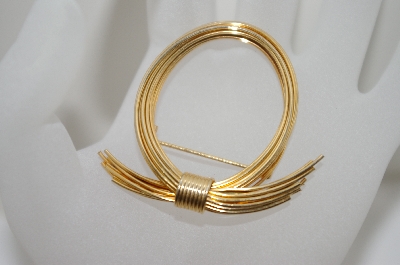 +MBA #6-1334  Vintage Gold Plated Wire Pin