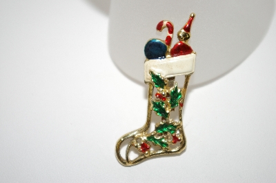 +MBA #6-1359  Vintage Gold Tone Stocking Pin