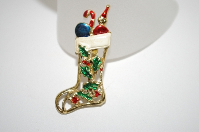 +MBA #6-1359  Vintage Gold Tone Stocking Pin