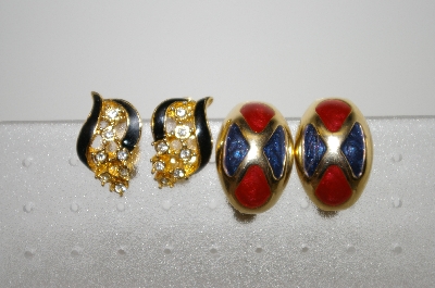 +MBA #6-1383  2 Pairs Of Vintage Gold Tone Enameled Clip On Earrings