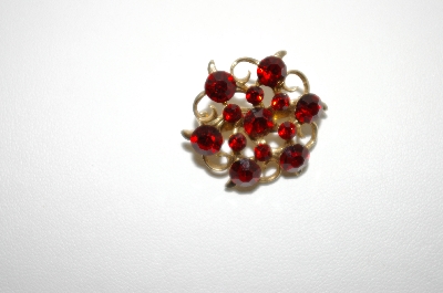 +MBA #6-1216  Vintage Gold Tone Red Rhinestone Pin
