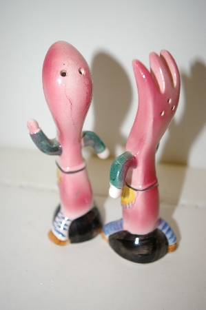 +MBA #33-046  "Set Light Pink Fork & Spoon Salt & Pepper Shakers