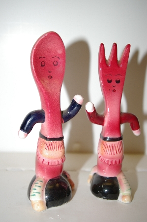 +MBA #33-051  "Dark Pink Fork & Spoon Salt & Pepper Shakers