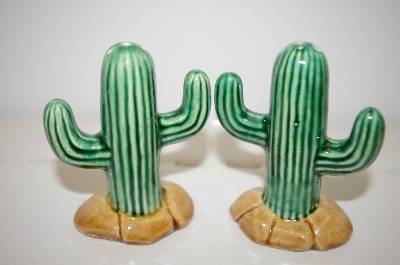 +MBA #33-124  "Ceramic Cactus Salt & Pepper Shakers