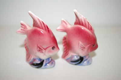 +MBA #33-101  "Vintage Small Pink Fish Salt & Pepper Shakers