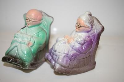 +MBA #33-159  "Vintage Plastic Rockin Grandma & Grandpa Salt & Pepper Shakers