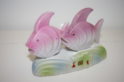 +MBA #33-154  "Vintage Pink Fish On a Stand Salt & Pepper Shakers