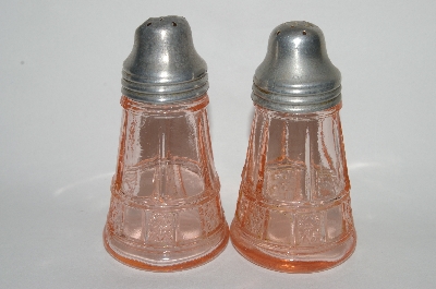 +MBA #64-042  Vintage Pink Depression Glass Salt & Pepper Shakers