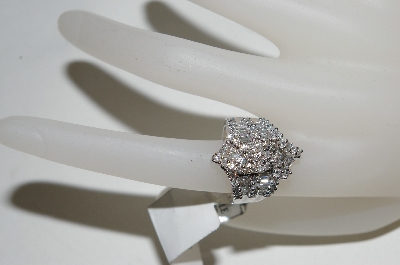 +MBA #76-089  14K White Gold Diamond Ribbon Ring