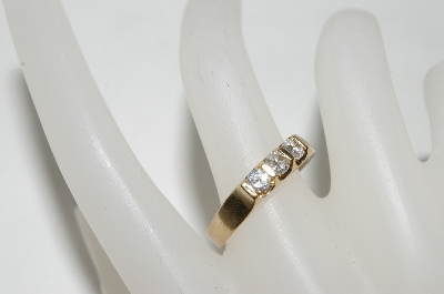 +MBA #77-049     14K Yellow Gold 3 Stone Diamond Ring