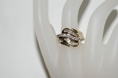+MBA #77-059  14K Yellow Gold Round & Baguette Cut Diamond Ring