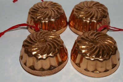 +MBA #79-046  Set Of 4 Vintage Round Copper Jello Molds