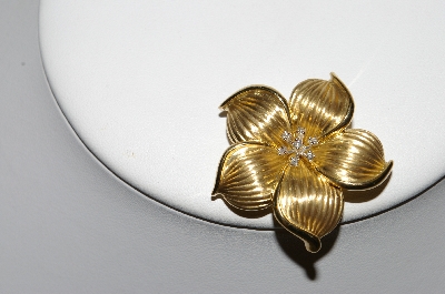 +MBA #80-0083  14k Yellow Gold Diamond Flower Pin/Pendant