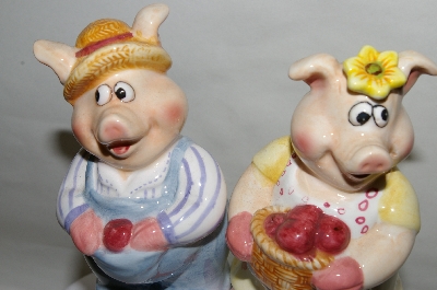 +MBA #34-116  "Popular Creations "Pig" Salt & Pepper Shakers